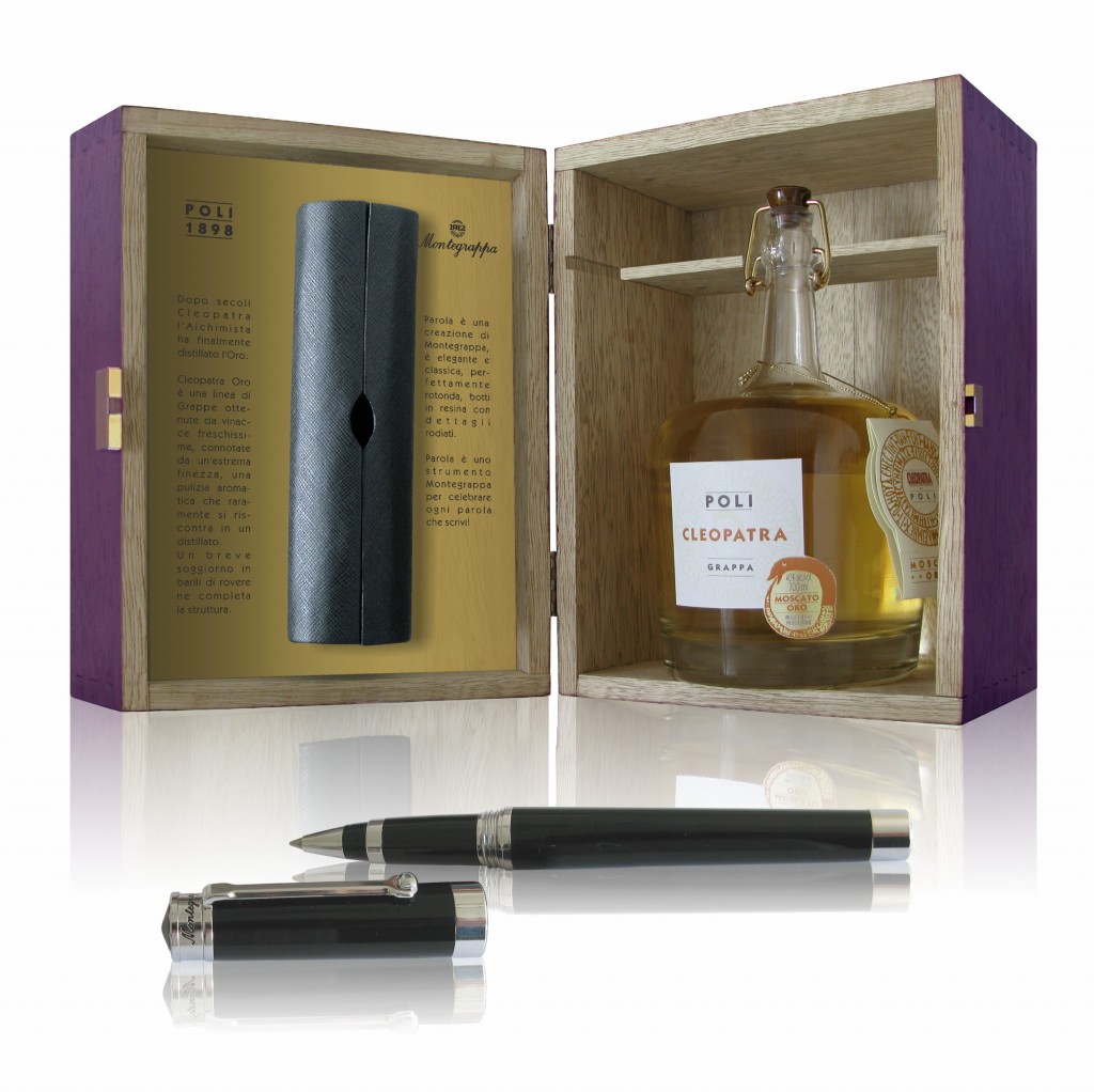 Poli & Penne Montegrappa wooden box open